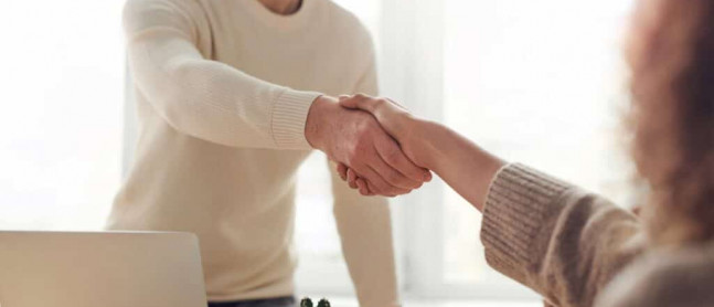 How To Truly Stand Out in Interviews in 2025